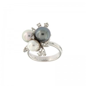 Anello Damiani in oro bianco con perle e diamanti Ct. 0.26