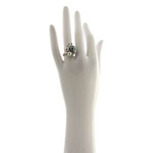 Anello Damiani in oro bianco con perle e diamanti Ct. 0.26